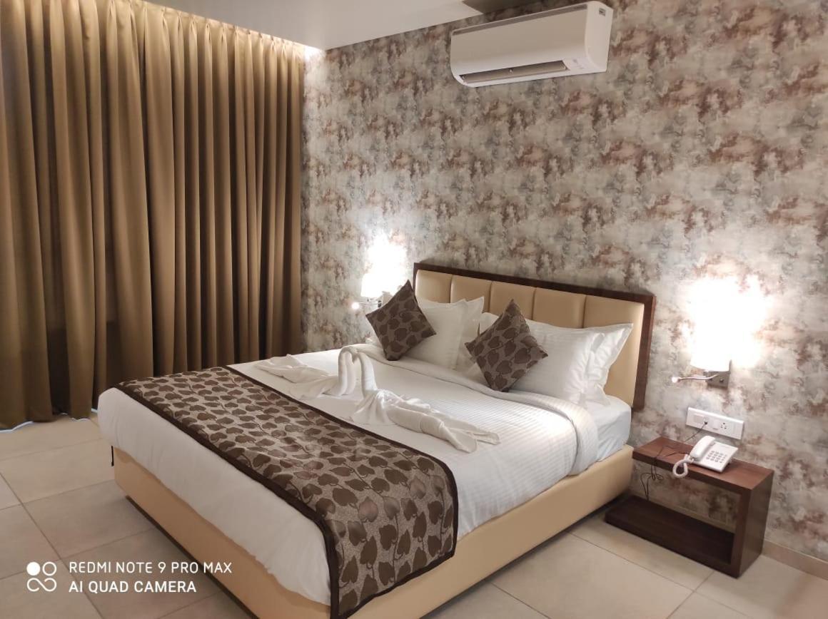 Hotel Shlok Kolhapur Εξωτερικό φωτογραφία