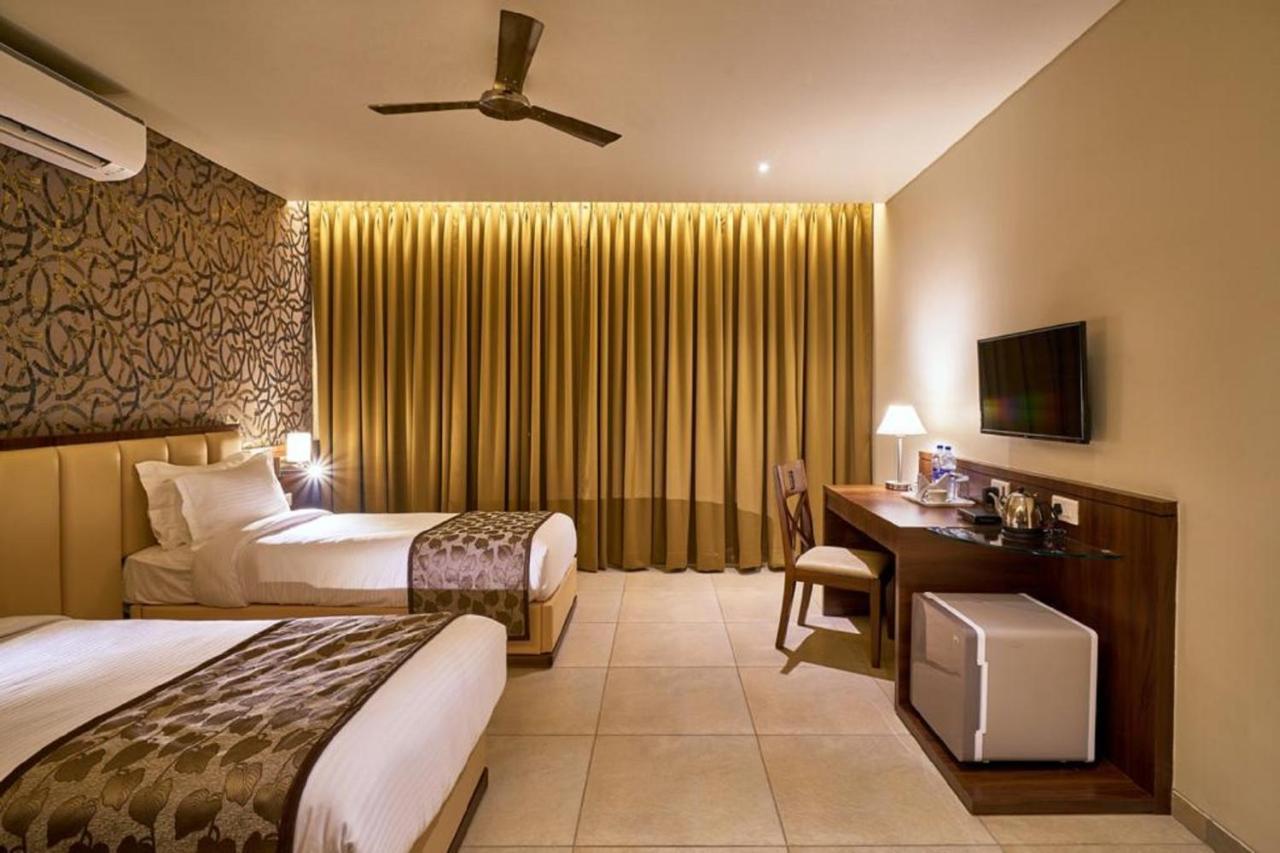 Hotel Shlok Kolhapur Εξωτερικό φωτογραφία